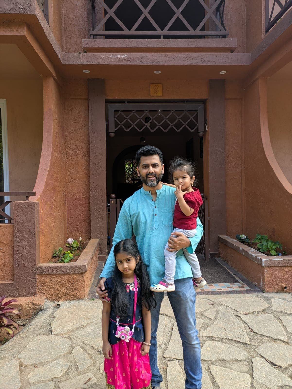 Alok Vasishta with his two daughters